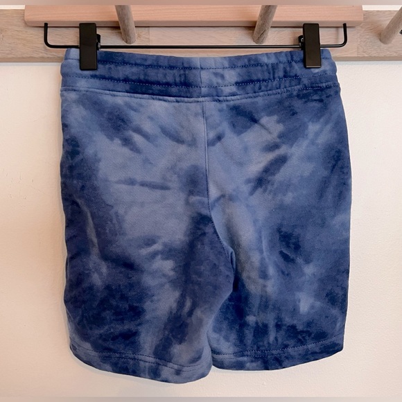 Old Navy Boys Blue and White Tie Dye Cotton Shorts Size 5T - Picture 2 of 3